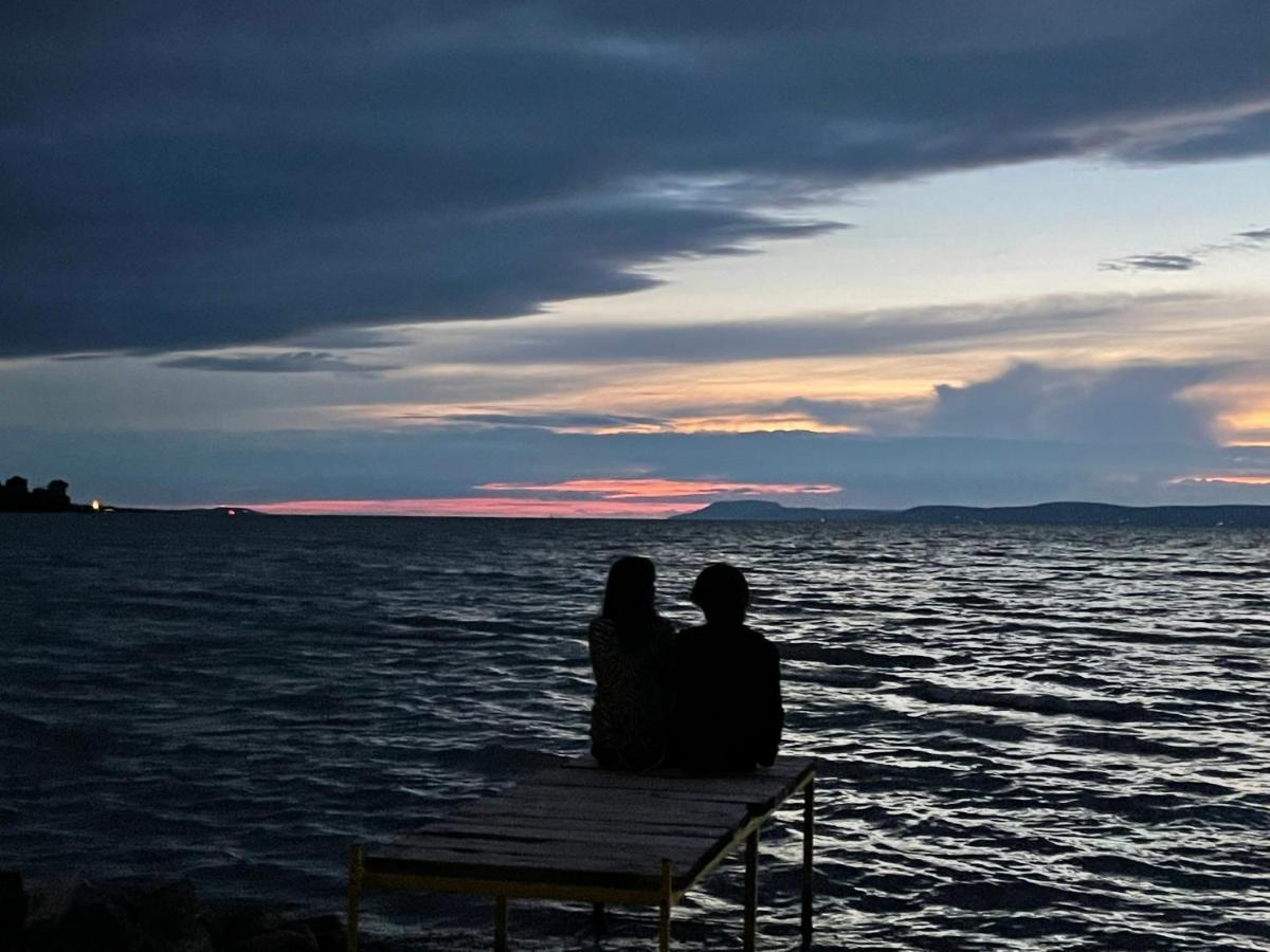 Tamas Apartman Balatonfoeldvar Sziveben- Egesz Evben Nyitva! Luaran gambar