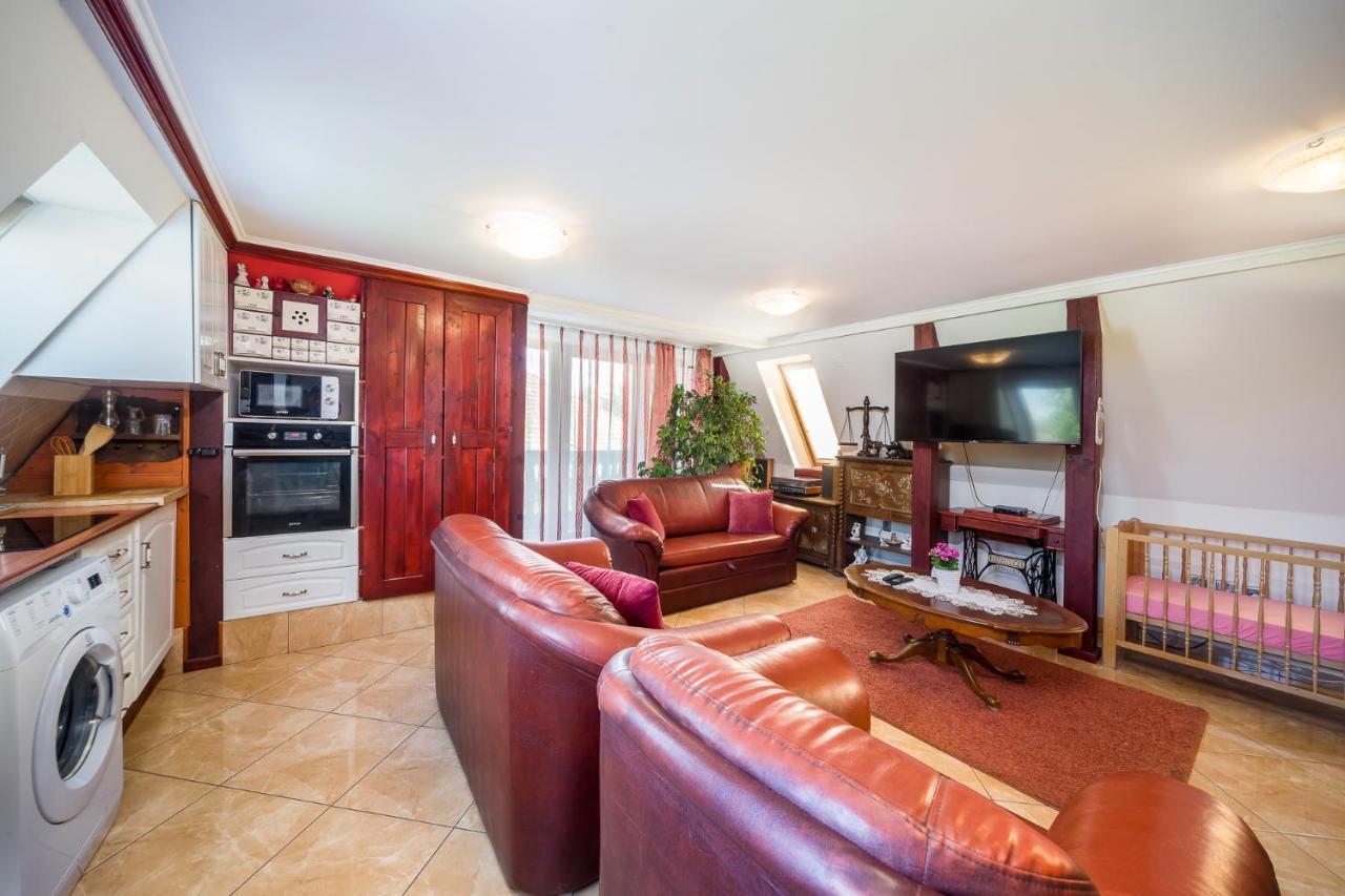 Tamas Apartman Balatonfoeldvar Sziveben- Egesz Evben Nyitva! Luaran gambar
