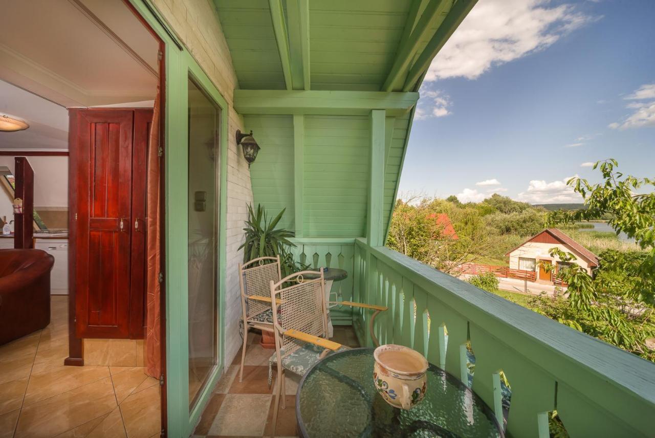 Tamas Apartman Balatonfoeldvar Sziveben- Egesz Evben Nyitva! Luaran gambar