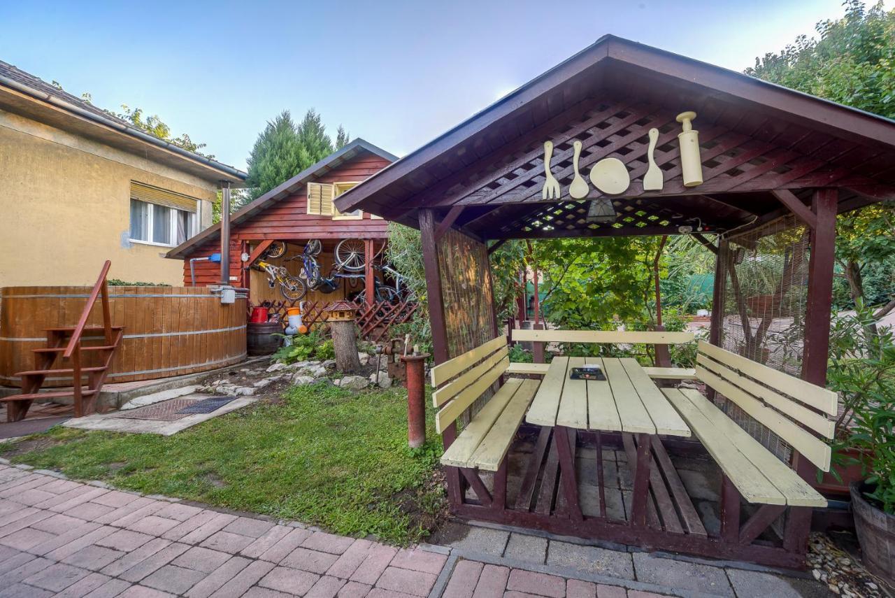 Tamas Apartman Balatonfoeldvar Sziveben- Egesz Evben Nyitva! Luaran gambar