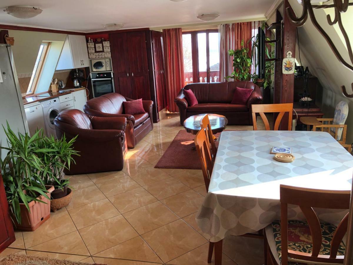 Tamas Apartman Balatonfoeldvar Sziveben- Egesz Evben Nyitva! Luaran gambar